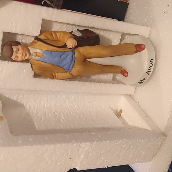 Mr. Avon Porcelain Vintage Figurine - Picture 2 of 3